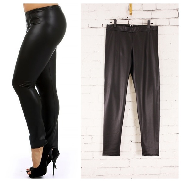 🦋MAKE AN OFFER!🦋 Black Faux Leather Leggings - Picture 2 of 2